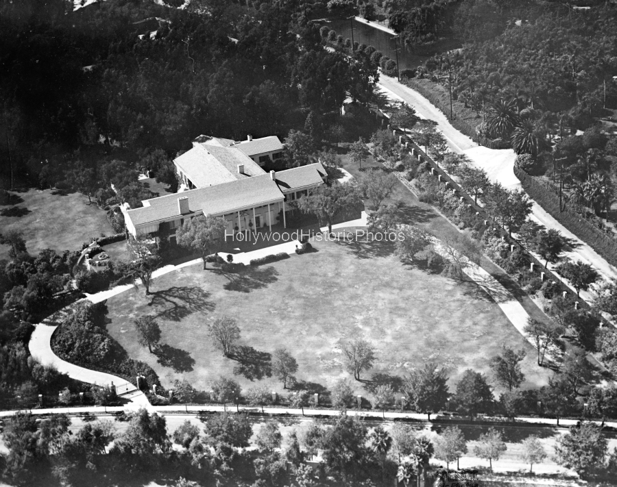 Eric Lobban Cord Estate 1934 811 No. Hillcrest Drive wm.jpg